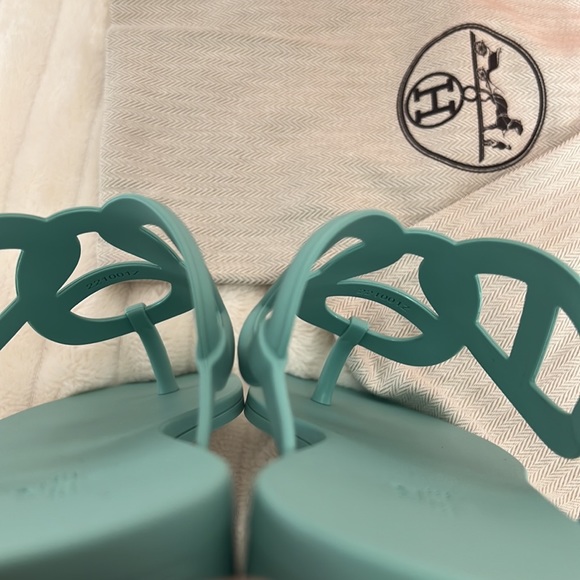 Hermes Slippers - Picture 7 of 10